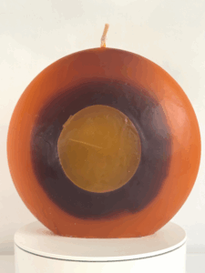 Bougie disque 14 cm en cire minérale — orange, jaune et ocre