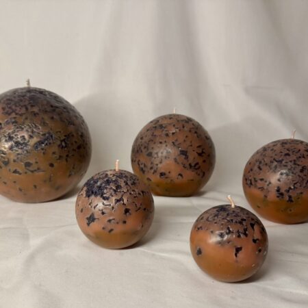 les 5 bougies de la collection Red Moons — cire minérale texturée