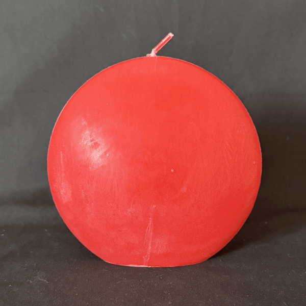 Bougie disque 10 cm en cire d’olive rouge — surface lisse et effets cristallisés