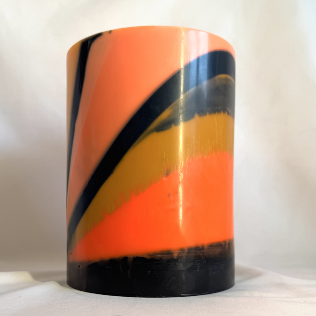 Bougie sculpture cylindrique à 3 mèches – orange, noir, ocre – boo-j