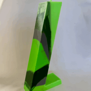 Bougie moulée verte fluo et foncée, modèle 7UP de la collection Chlorophylle