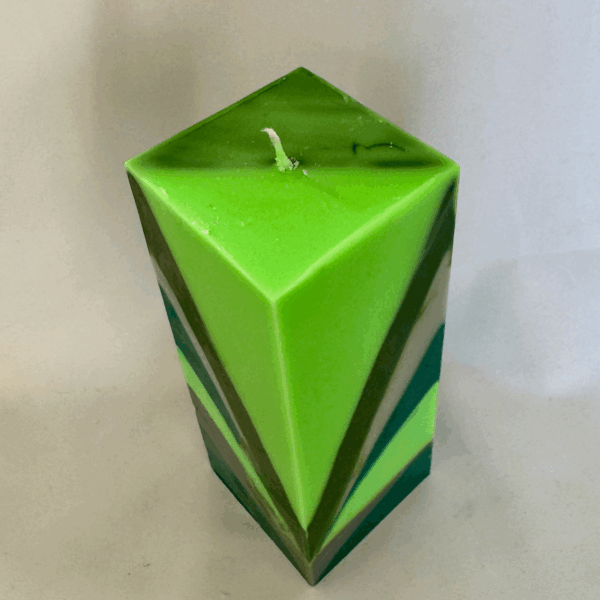 Bougie Pilier 6×16 – Collection Chlorophylle Bougie verte format pilier, 6×16 cm, couleurs chlorophylle vives