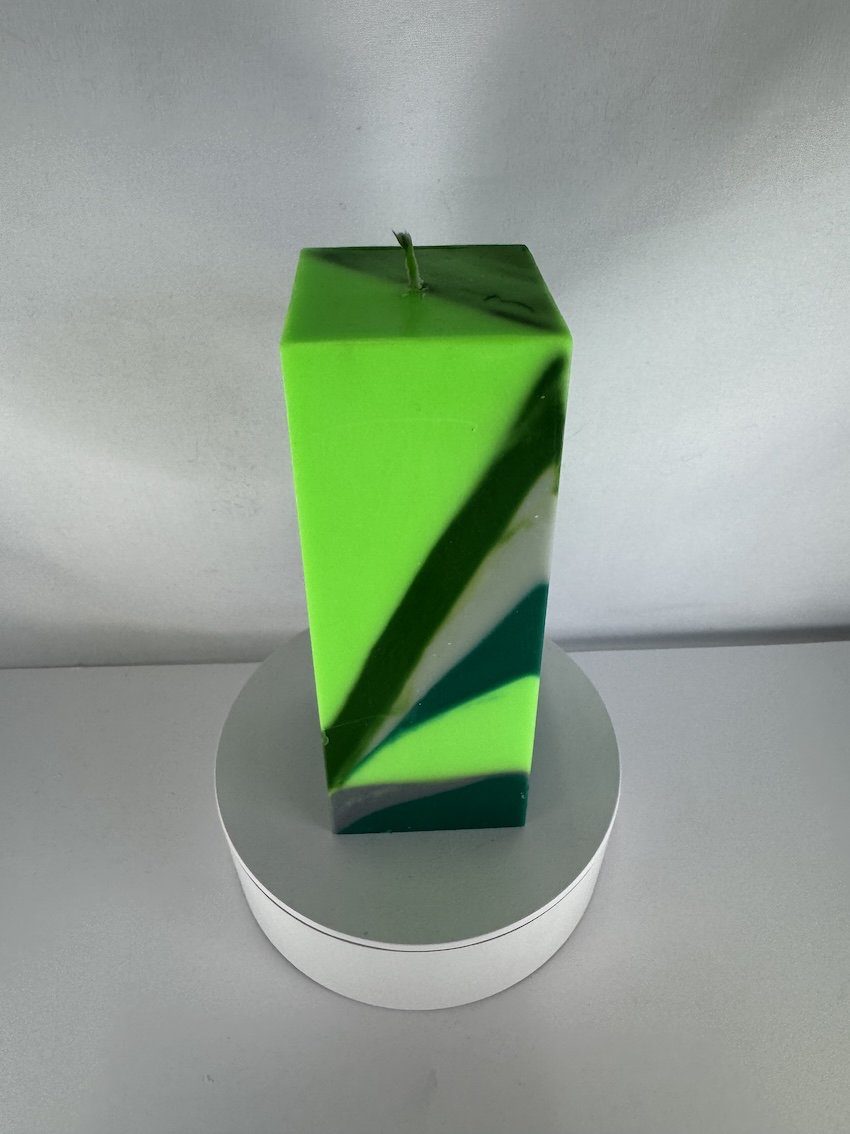 Bougie Pilier 6×16 – Collection Chlorophylle Bougie verte format pilier, 6×16 cm, couleurs chlorophylle vives