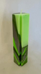 Bougie Croix 4×16 – Collection Chlorophylle Bougie moulée en croix verte, format 4x16 cm, collection Chlorophyl
