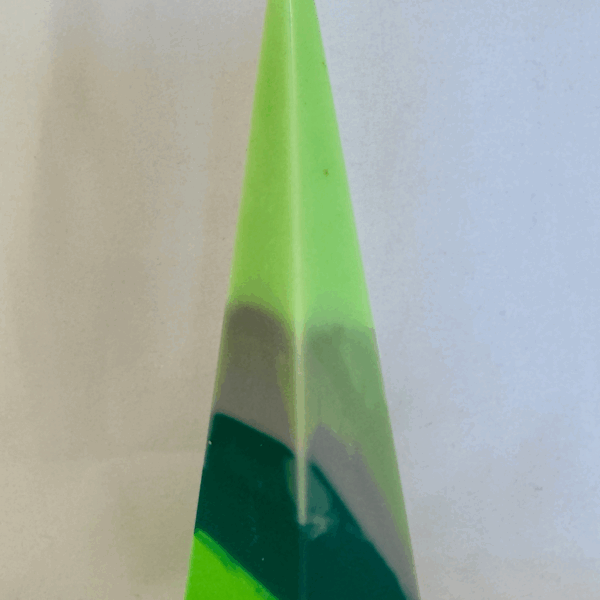 Bougie pyramidale verte à base carrée, modèle, collection Chlorophylle