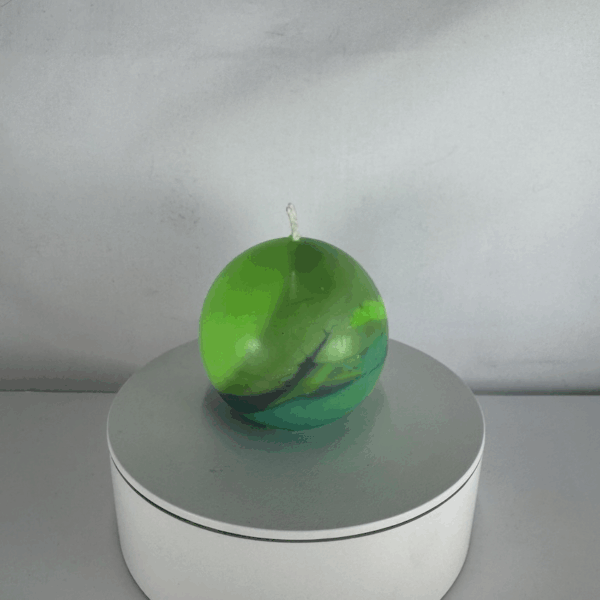 Bougie Sphère 6.5 – Collection Chlorophylle Bougie verte en forme de sphère, 6.5 cm, collection Chlorophylle