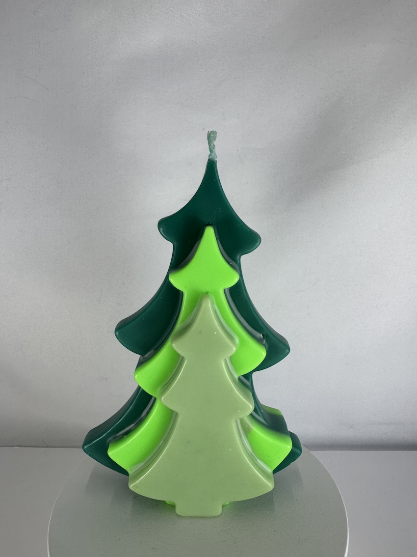 Bougie moulée en sapin stylisé vert, collection Chlorophylle