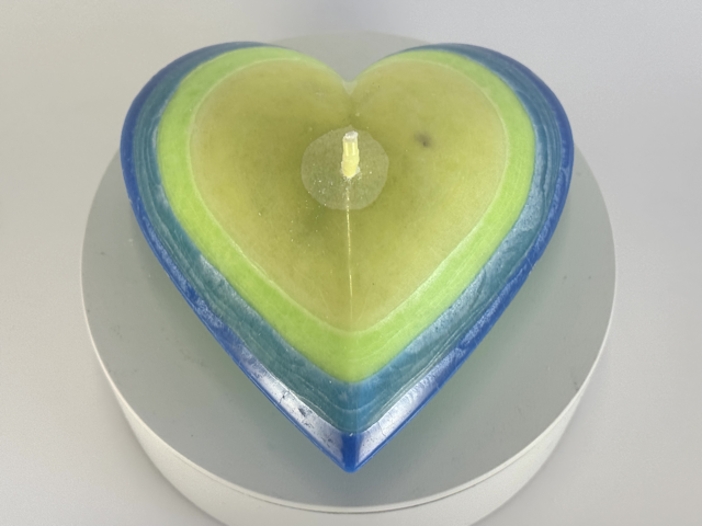 Bougie cœur en cire végétale jaune, verte et bleue – collection Bleu citron