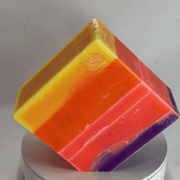 Carré sur pointe L - Bougie colorée orange rose jaune – collection JOY boo-j