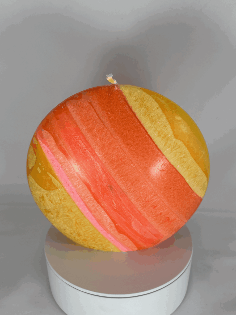 Bougie Grand Disque 14 cm – Collection JOY – formes bombées et couleurs vives en cire végétale