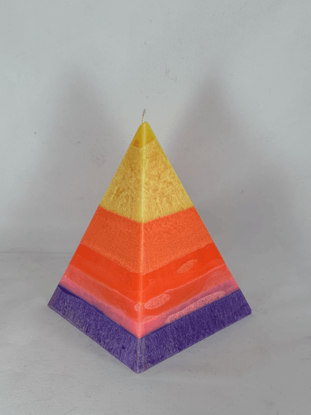 Pyramide 16 cm colorée orange rose jaune – collection JOY boo-j