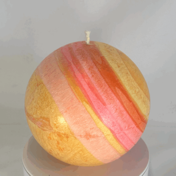Sphère 12 cm | Collection JOY – Bougie artisanale colorée Bougie sphérique colorée de 12 cm – Collection JOY – cire végétale, effet cristallisé