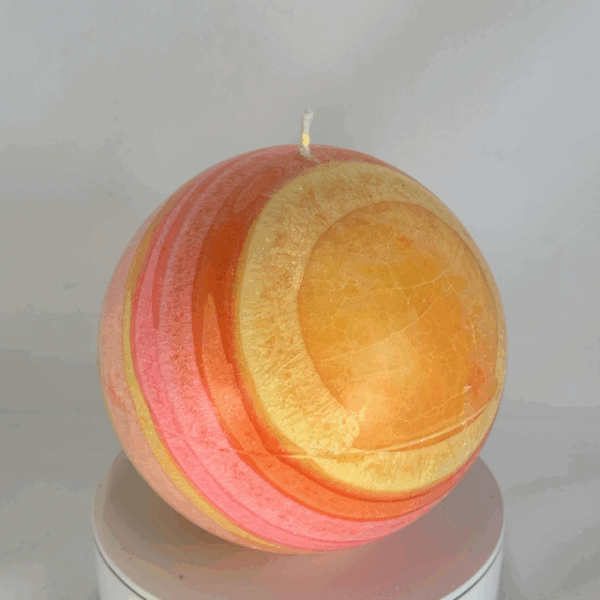 Sphère 12 cm | Collection JOY – Bougie artisanale colorée Bougie sphérique colorée de 12 cm – Collection JOY – cire végétale, effet cristallisé
