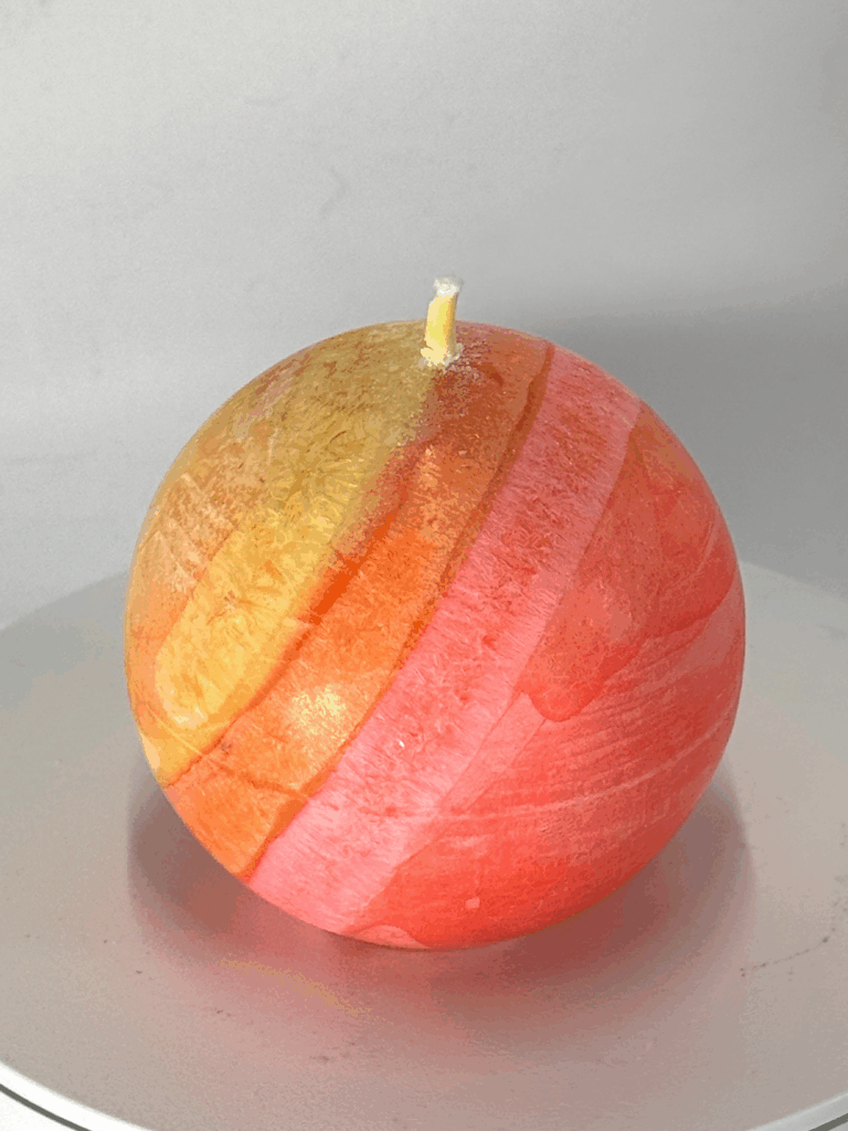 Bougie sphérique colorée de 6.5 cm – Collection JOY – cire végétale, effet cristallisé