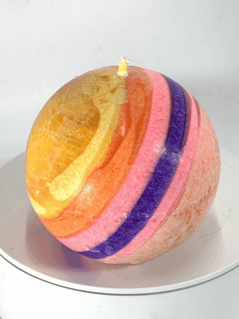 Bougie sphérique colorée de 8 cm – Collection JOY – cire végétale, effet cristallisé