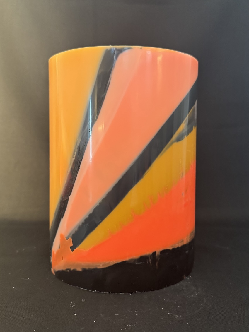 Bougie sculpture cylindrique à 3 mèches – orange, noir, ocre – boo-j