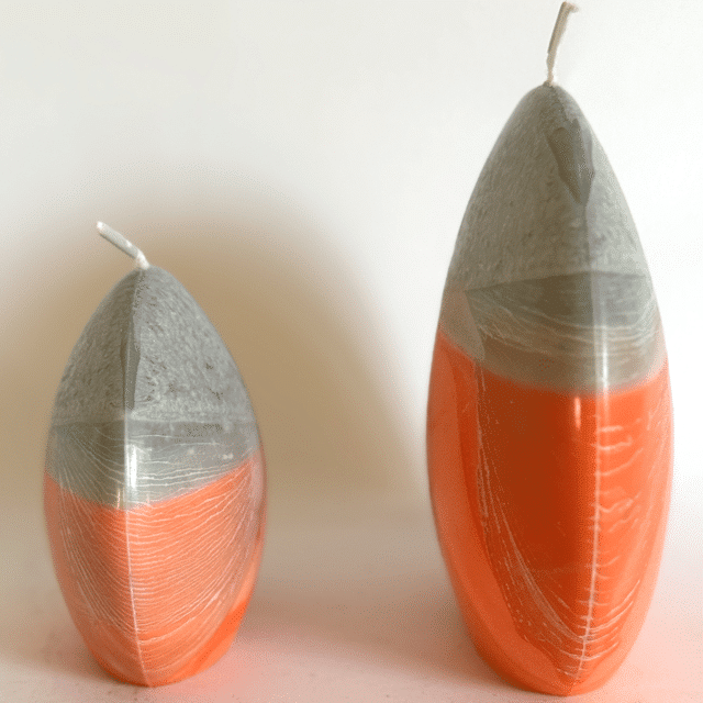 duo de bougies disques en cire d’olive — gris et orange avec effet cristallisé