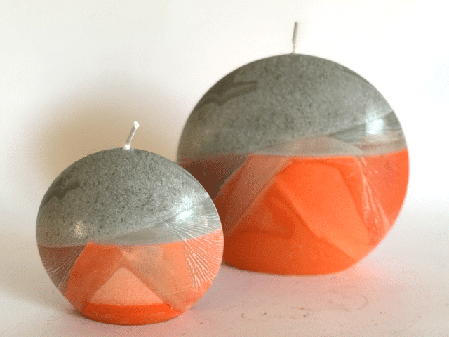 duo de bougies disques en cire d’olive — gris et orange avec effet cristallisé