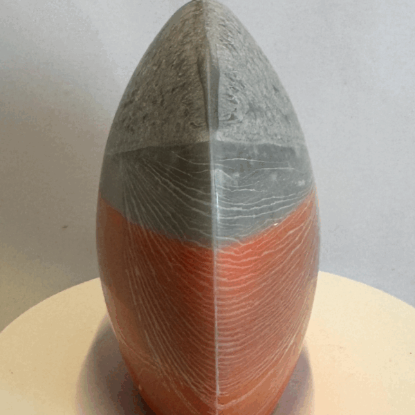 Bougie disque 10 cm en cire d’olive grise et orange — surface lisse, cœur cristallisé