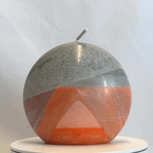 Bougie disque 10 cm en cire d’olive grise et orange — surface lisse, cœur cristallisé