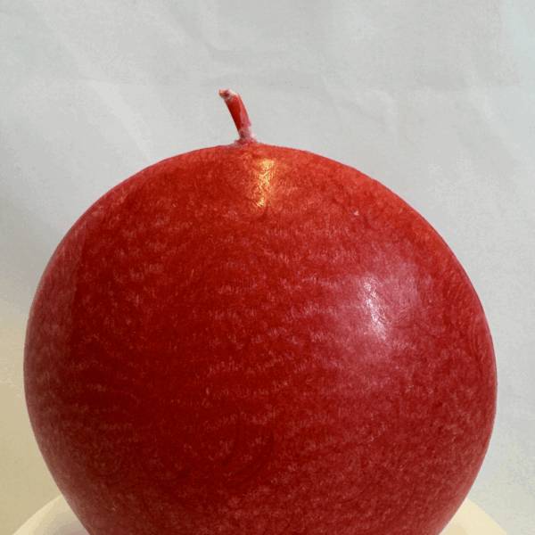 Bougie disque 10 cm en cire d’olive rouge — surface lisse et effets cristallisés