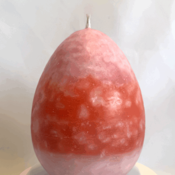 Bougie œuf rouge et rose en paraffine avec inclusions de cire, 730g