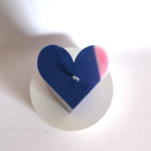 Bougie Pilier Coeur - bleue avec filon rose