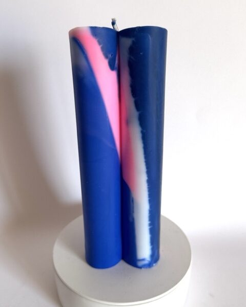 Bougie Pilier Coeur - bleue avec filon rose