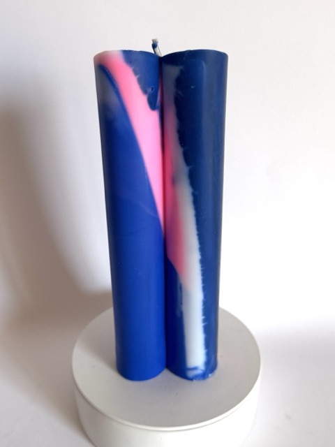 Bougie Pilier Coeur - bleue avec filon rose