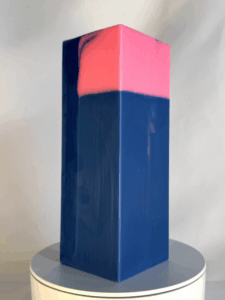 Bougie pilier 6x16cm bleu et rose – collection Bleu OFF – Filon rose