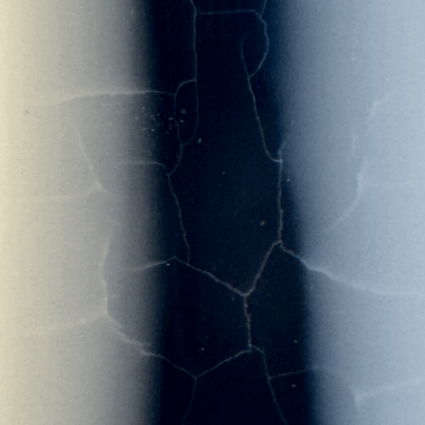 Pyramide craquelée 21cm | Noir & Blanc