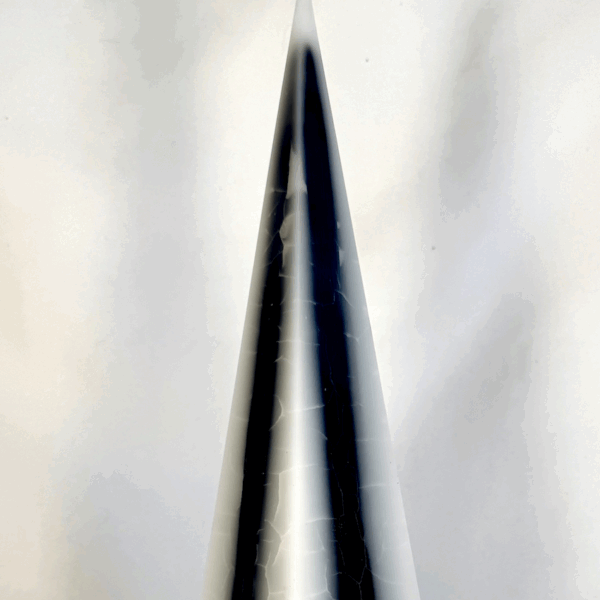 Pyramide craquelée 21cm | Noir & Blanc