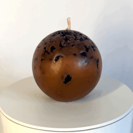 Bougie sphère 6.5 cm Red Moon — cire minérale texturée