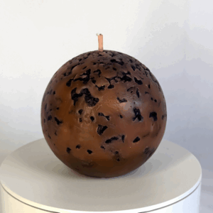 Bougie sphère 8 cm Red Moon — cire minérale texturée