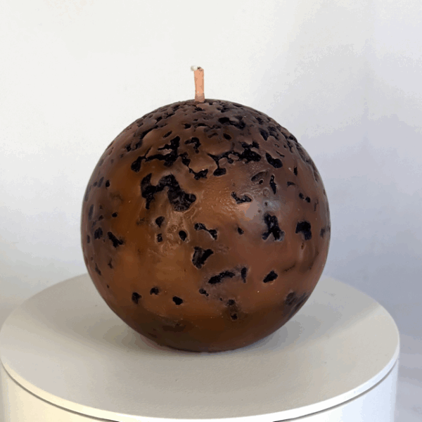 Bougie sphère 8 cm Red Moon — cire minérale texturée Bougie sphère 8 cm Red Moon — cire minérale texturée