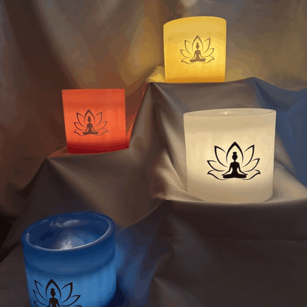 photophores_boo-j_2025-02-113 Photophore bleu lotus – femme méditant | 12cm