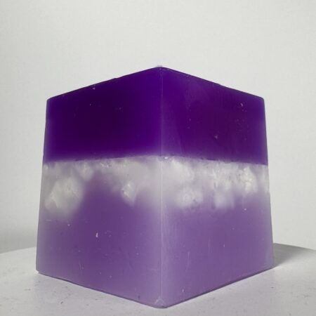 Bougie EXPÉRIMENTALE cube 5 cm – violet, vert, blanc Petit CUBE 5cm | Pièce Unique - Violet-Vert | Les Expérimentales