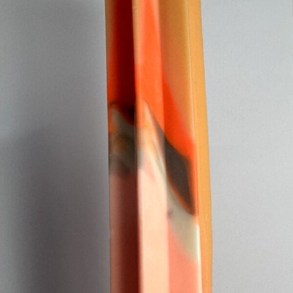 Bougie étoile 5,5×20 cm — ÉTÉ ORANGE bougie étoile 5,5×20 cm orange, gris et blanc — collection ÉTÉ ORANGE, cire végétale et minérale