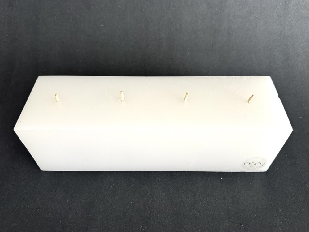 La Zorizontale – bougie 4 mèches moulée Bougie artisanale Zorizontale – rectangulaire et horizontale