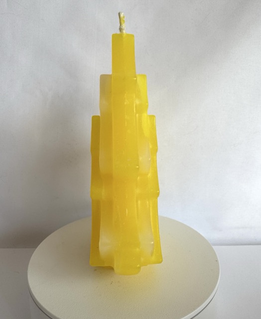 Bougie sapin en cire de paraffine, dégradé jaune et blanc
