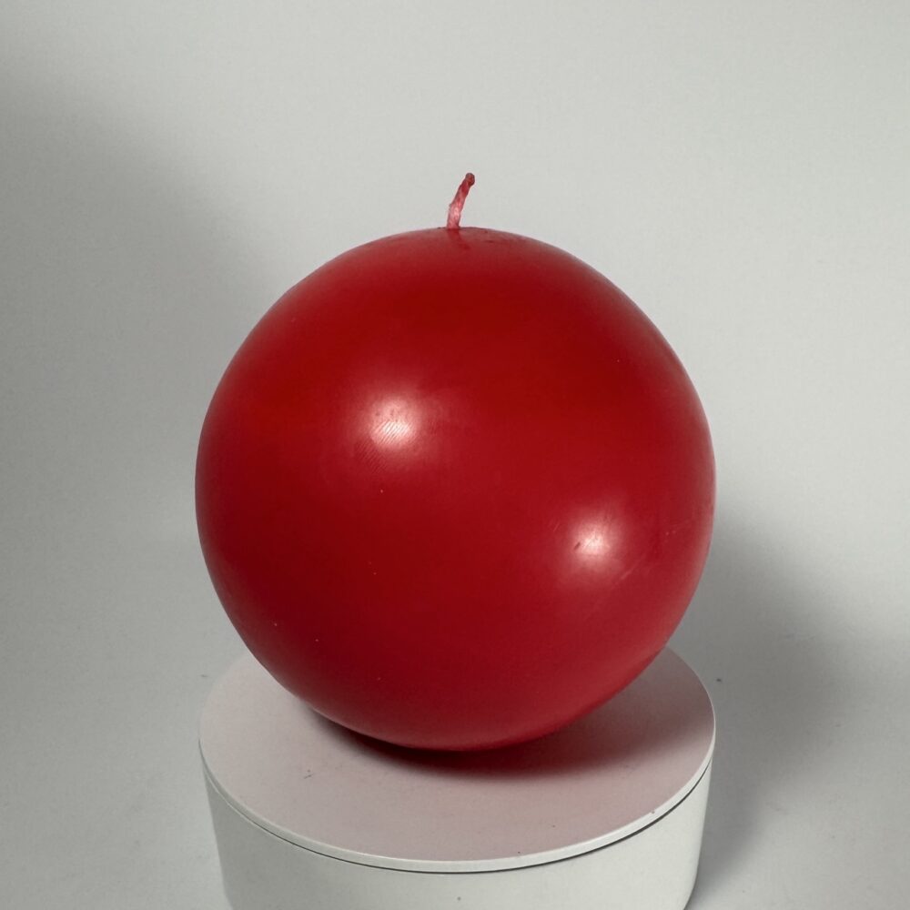 Bougie sphérique 12 cm – Pink Planet – cire rose fluo et blanche Bougie sphérique artisanale de 12 cm, en cire végétale et minérale, rose fluo, rose et blanc – collection Pink Planet