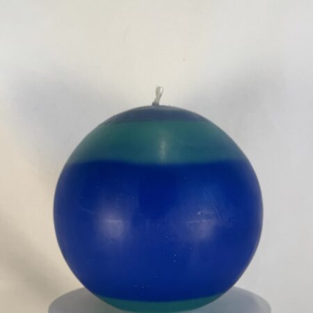 Bougie sphérique artisanale de 12 cm, en cire minérale et végétale, bleu, turquoise et blanc – série Planète Bleue