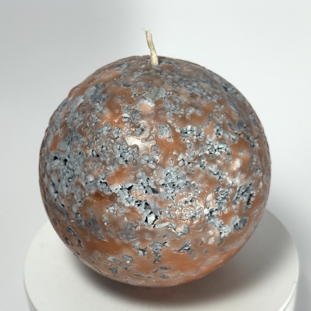 Bougie sphère 10 cm MERCURY — cire minérale texturée