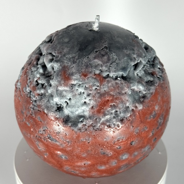 Bougie sphère 12 cm MERCURY — cire minérale texturée Bougie sphère 12 cm MERCURY — cire minérale texturée