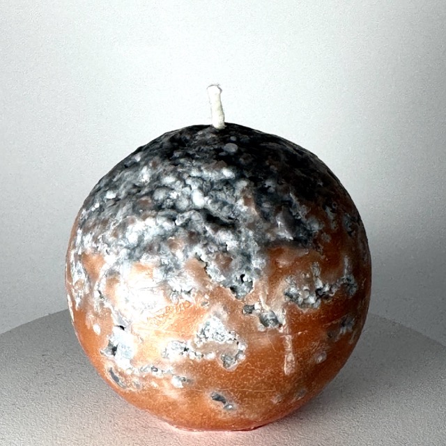 Bougie sphère 6.5 cm MERCURY — cire minérale texturée