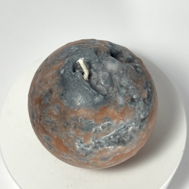 Bougie sphère 8 cm MERCURY — cire minérale texturée