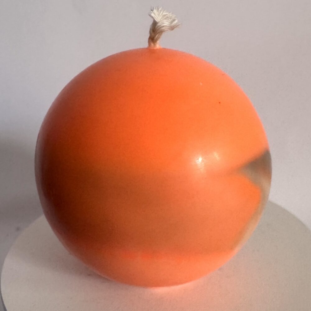 Bougie sphérique 8 cm orange, gris et blanc — collection ÉTÉ ORANGE, cire végétale et minérale