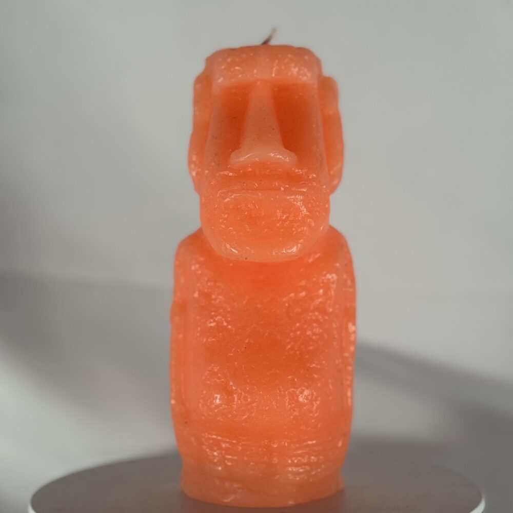 Bougie Moaï mini orange fluo clair | boo-j Bougie Moaï mini en cire paraffine orange fluo clair – moulée à la main en Suisse par boo-j