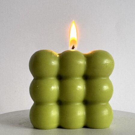 Bougie bubble cube artisanale verte allumée, création boo-j