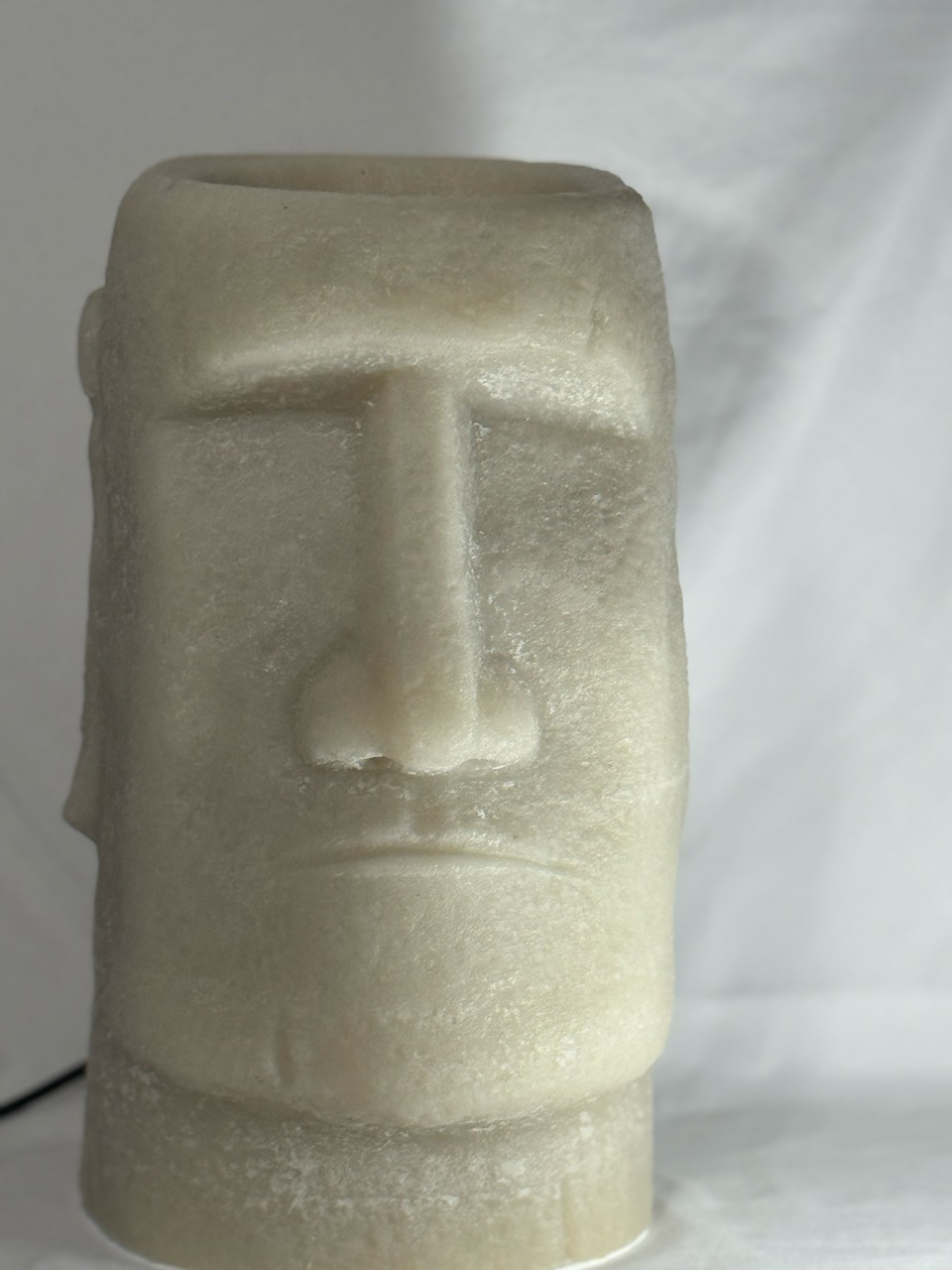 Photophore en cire recyclée en forme de tête de Moaï